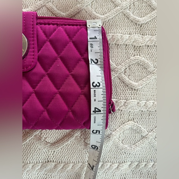 Vera Bradley Turn Key Wallet Credit Cards Zipper Space Like New! - Picture 4 of 12